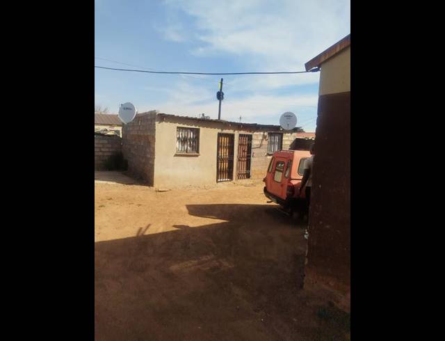 2 BEDROOM HOUSE FOR SALE IN PALM RIDGE EXT 2